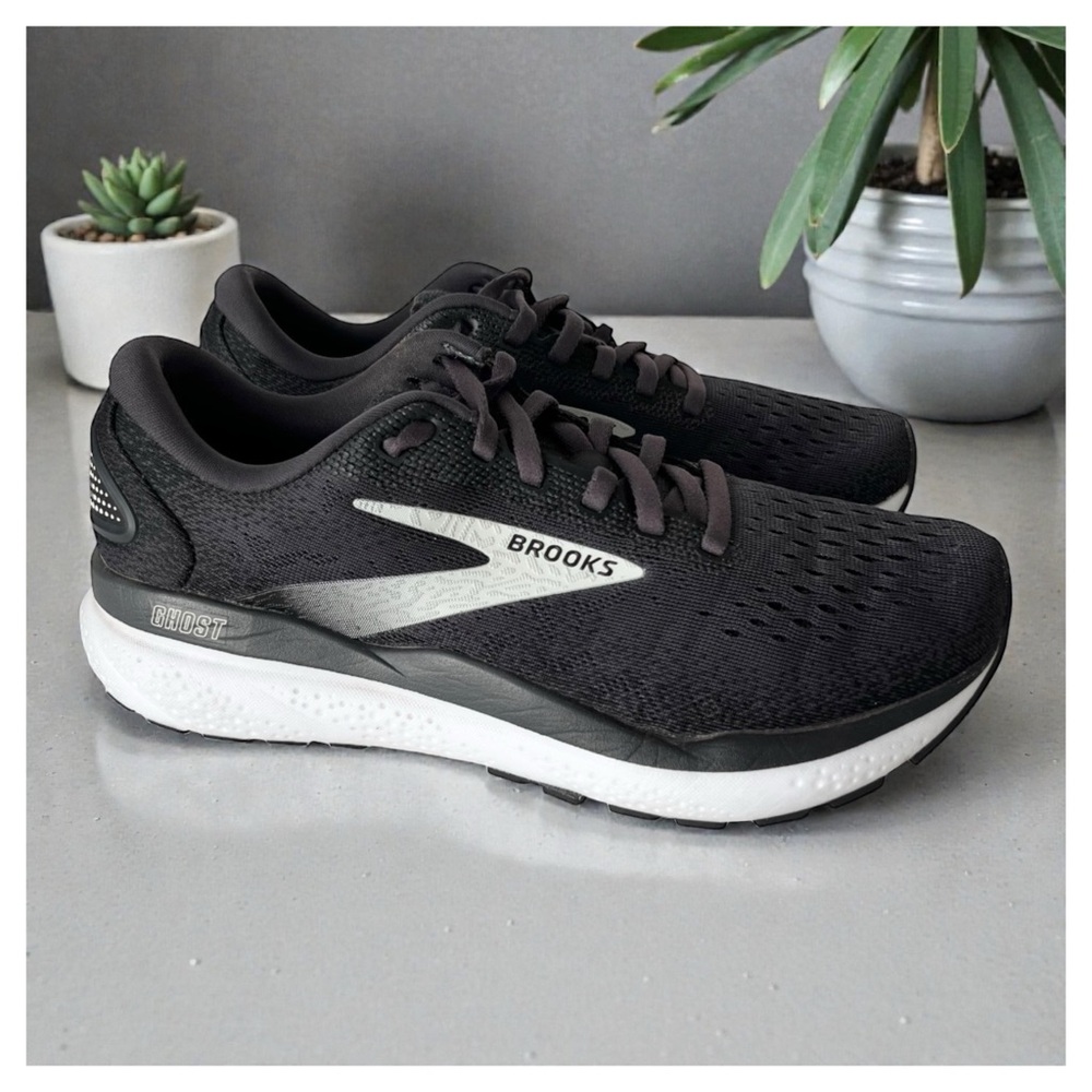 Brooks Ghost 16 Women's Black Running Shoes